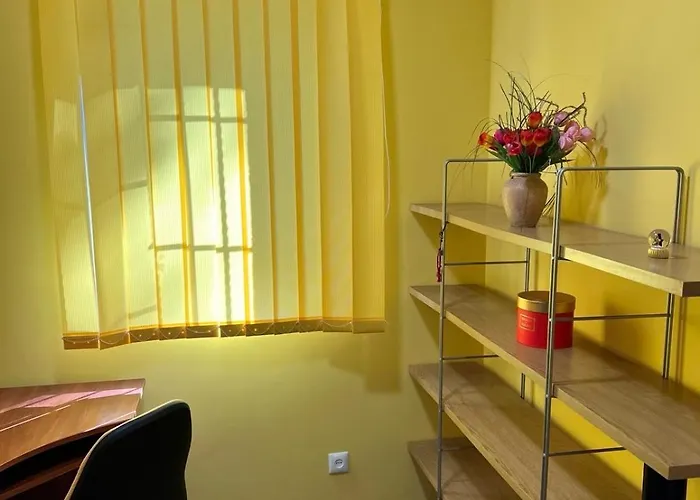 на садовой 3х комнатная Apartment