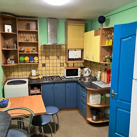 на садовой 3х комнатная Odessza